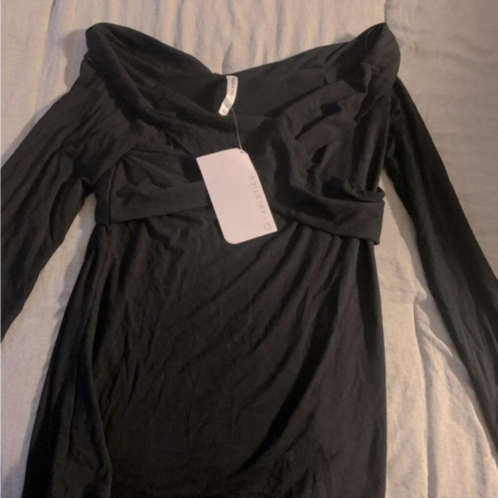 NWT - Fabletic’s Women’s Jayla Athletic Top (Classic Black, Small)